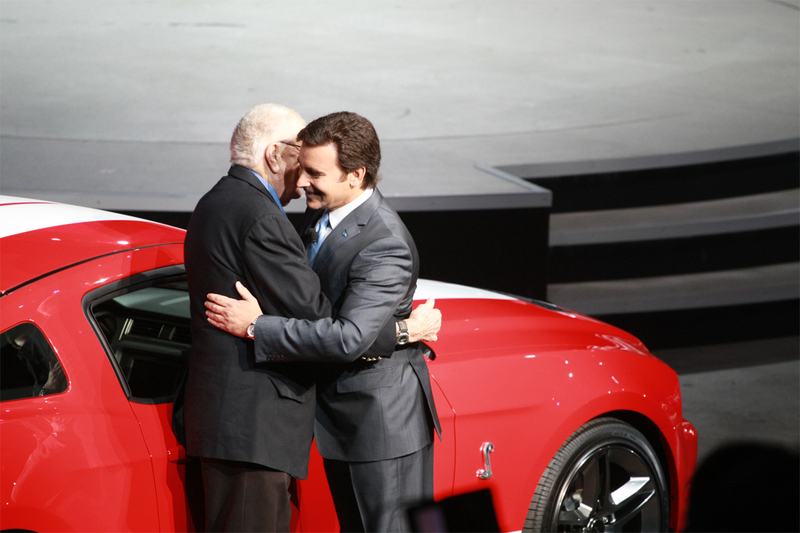 Illustration for article titled Carroll Shelby Introduces 2010 Shelby GT500 Coupe, Convertible At Detroit